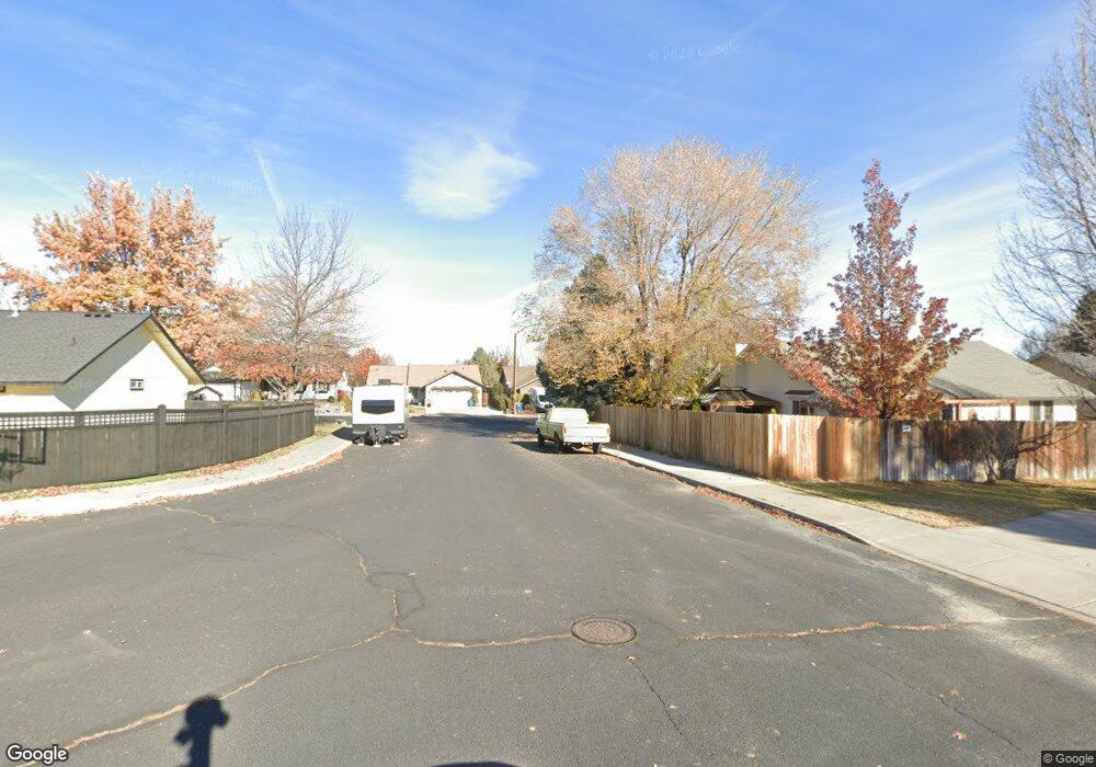 927 NW 22nd Ct, Redmond, OR 97756 - photo 1