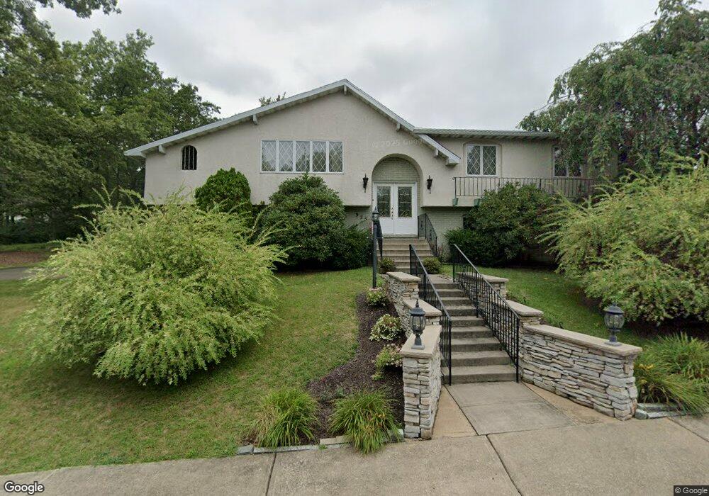 925 E 7th St, Hazleton, PA 18201 - photo 1