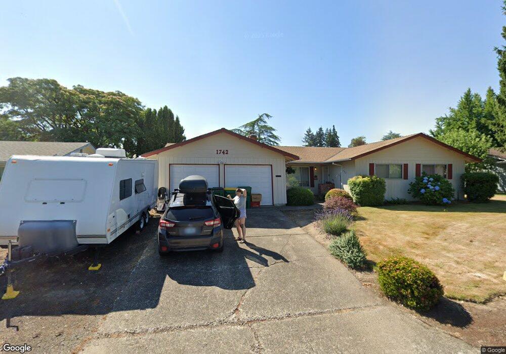 1742 Leon Dr, Forest Grove, OR 97116 - photo 1