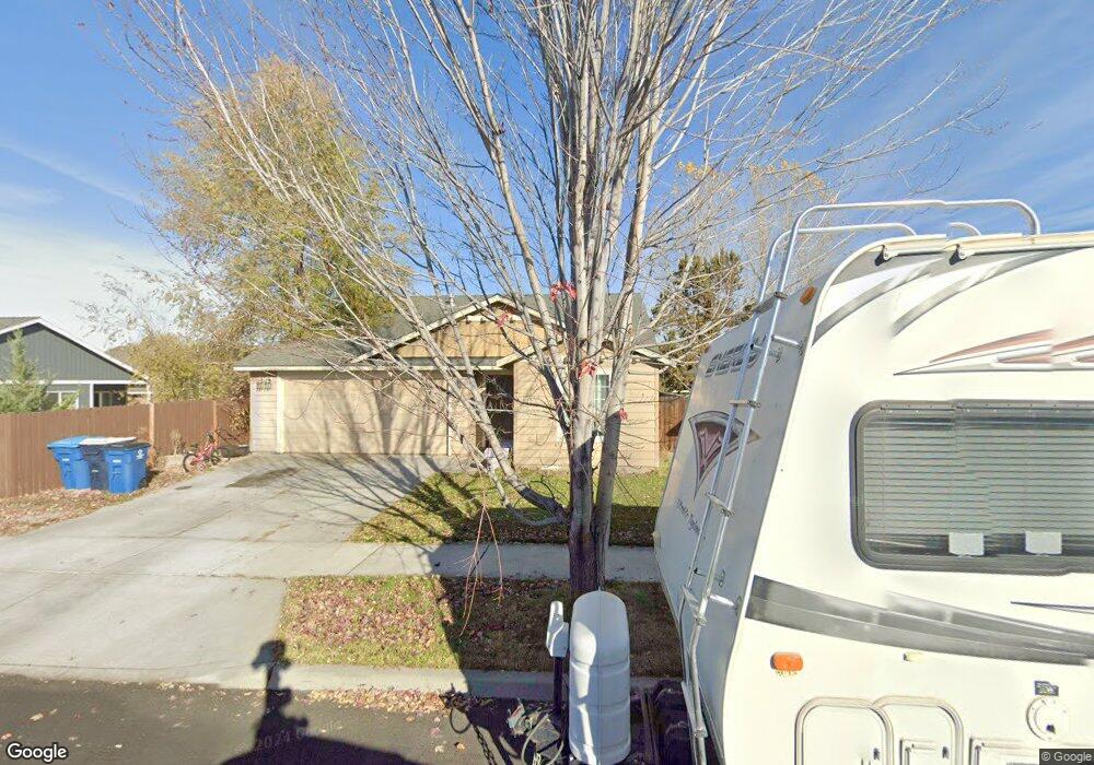 2853 SW Cascade Ave, Redmond, OR 97756 - photo 1