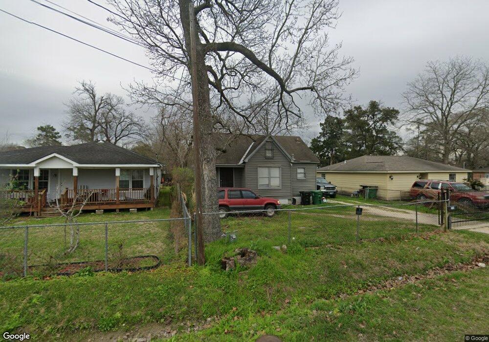 7904 Roswell St, Houston, TX 77022 - photo 1