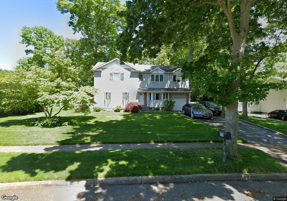 118 Gannet Dr, ComMacK, NY 11725 - photo 1