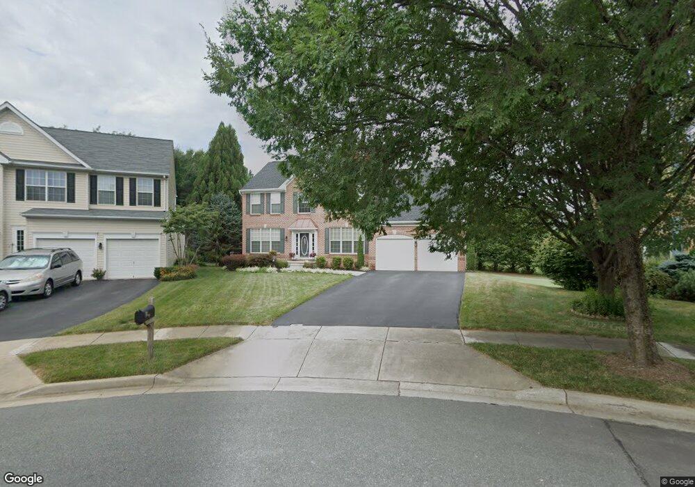 10 Village Green Ct, Germantown, MD 20876 - photo 1