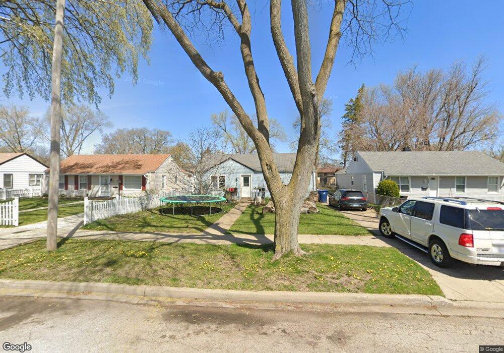 1708 Lyons Ct, Waukegan, IL 60085 - photo 1