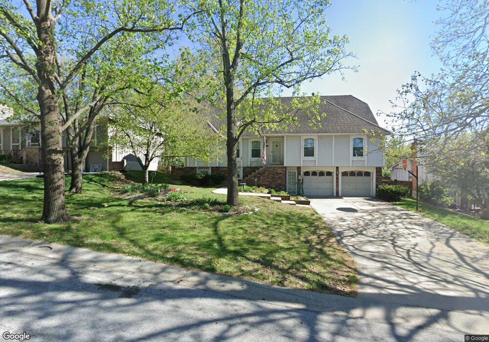 7913 Haskins St, Lenexa, KS 66215 - photo 1