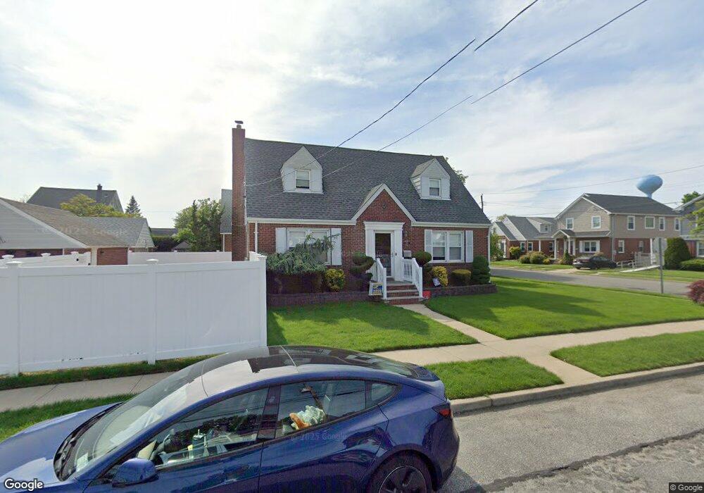 35 Euston Rd S, West Hempstead, NY 11552 - photo 1