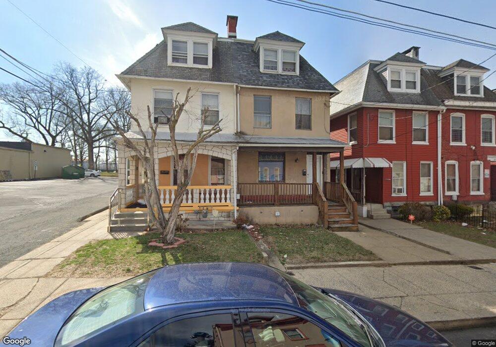812 Gordon St, Reading, PA 19601 - photo 1