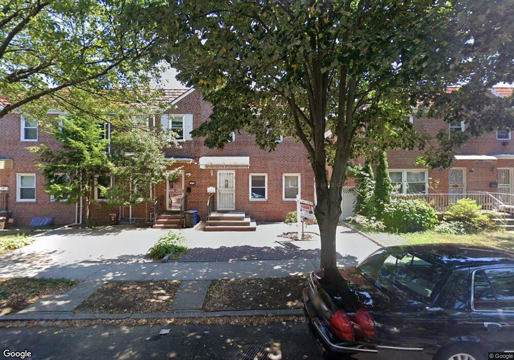 7641 169th St, Fresh Meadows, NY 11366 - photo 1