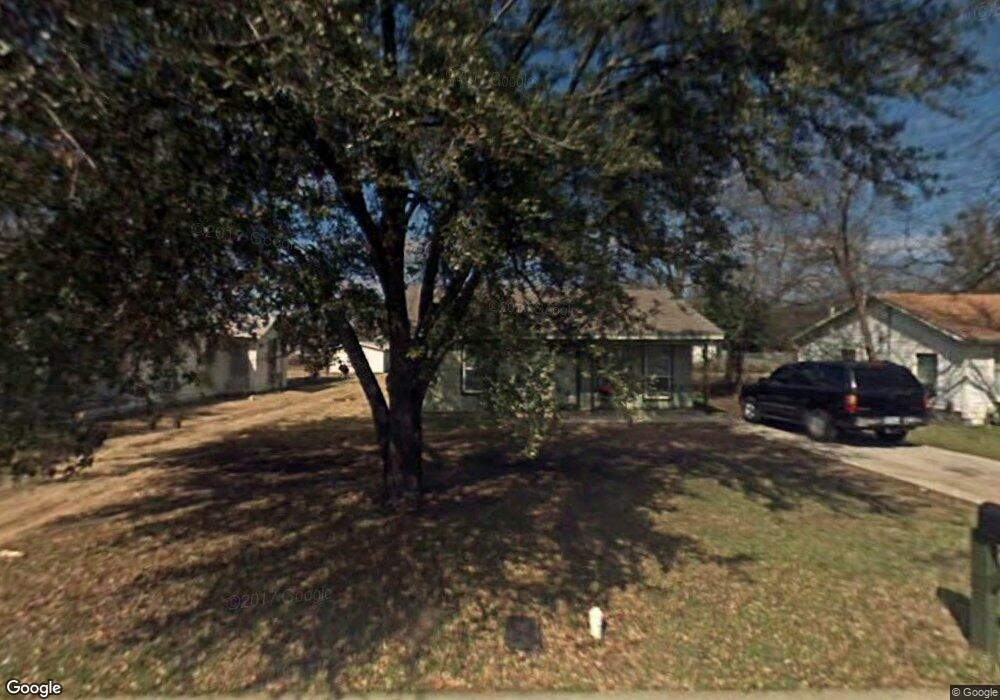 608 W Lone Star Ave, Cleburne, TX 76033 - photo 1