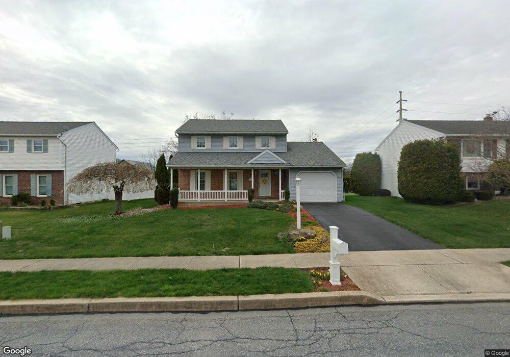 816 Blue Gate Ln, Reading, PA 19608 - photo 1
