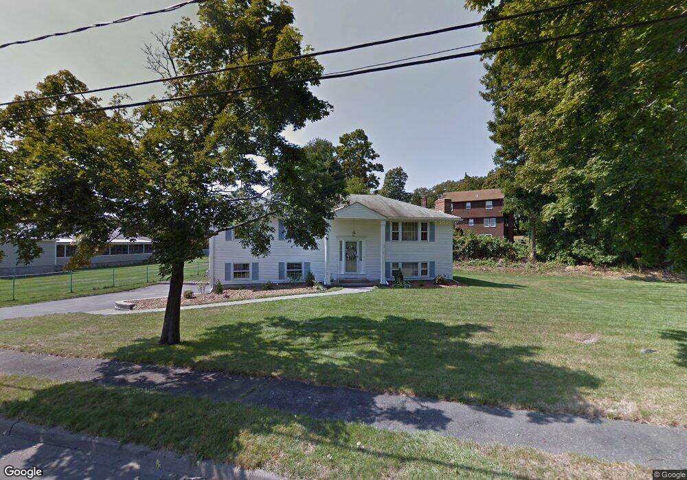 4 Scarlet Ln, Danvers, MA 01923 - photo 1