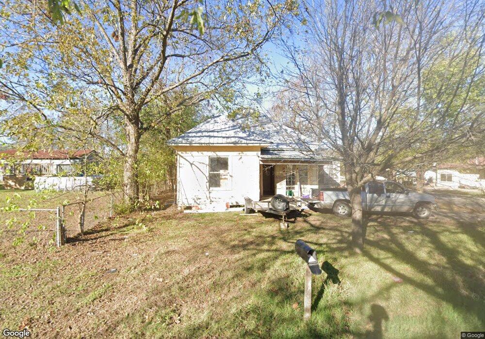 702 W Foster St, Hugo, OK 74743 - photo 1