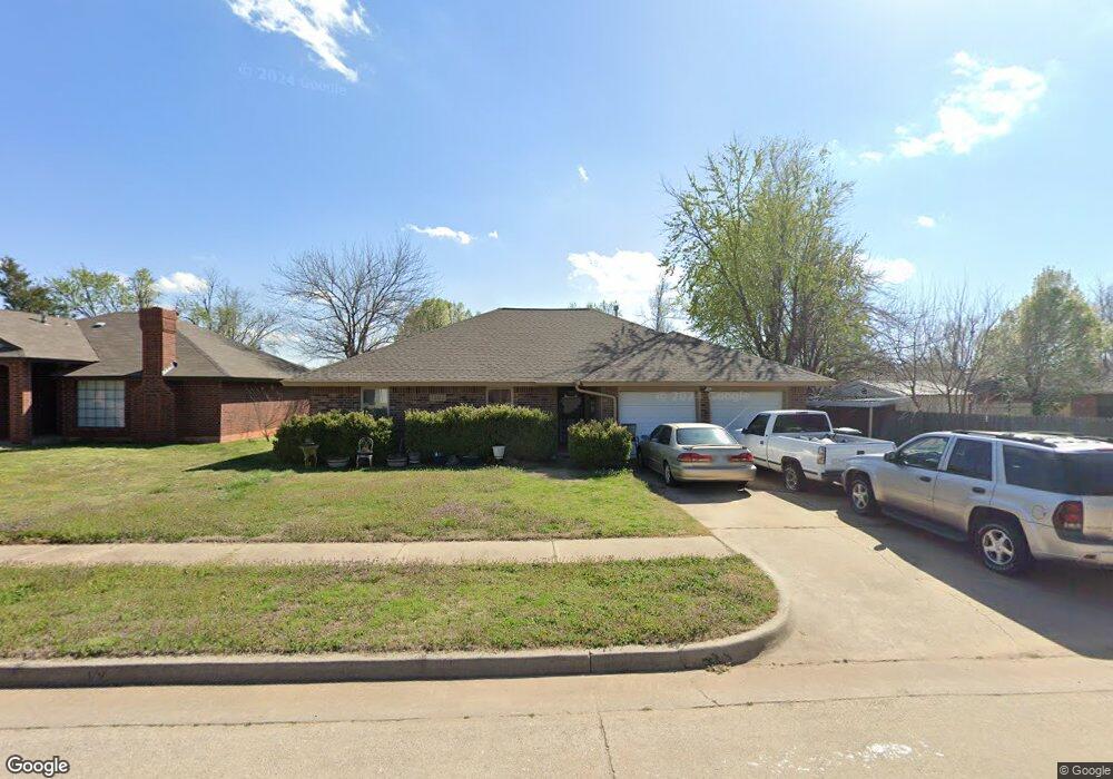 1602 NE 9th St, Moore, OK 73160 - photo 1