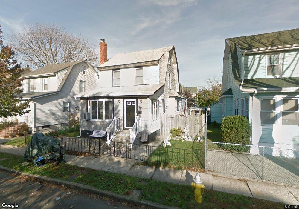 9 Laurel Rd unit 1, Lindenhurst, NY 11757 - photo 1