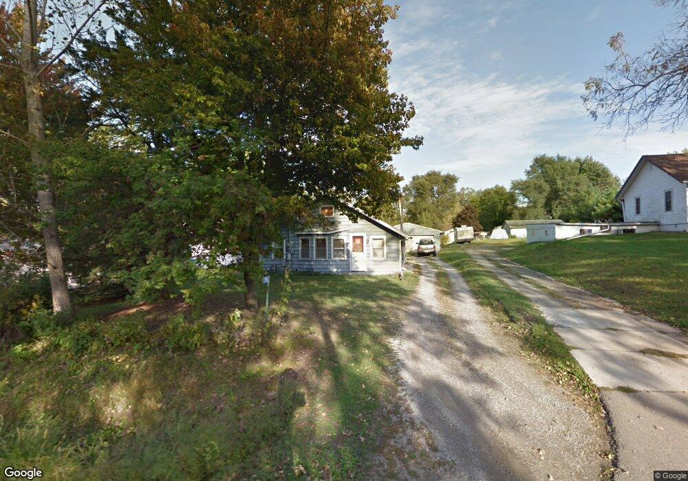 210 Hatch St, Newton, IA 50208 - photo 1