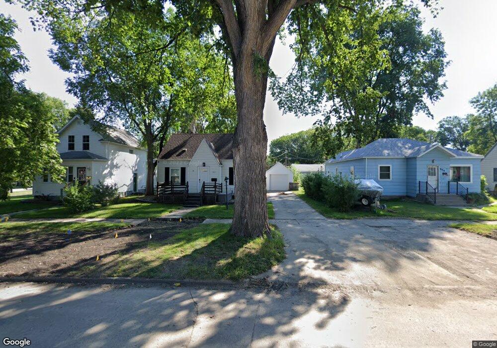 907 S 9th St, Grand Forks, ND 58201 - photo 1