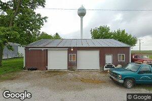 400 W Main St, Waggoner, IL 62572