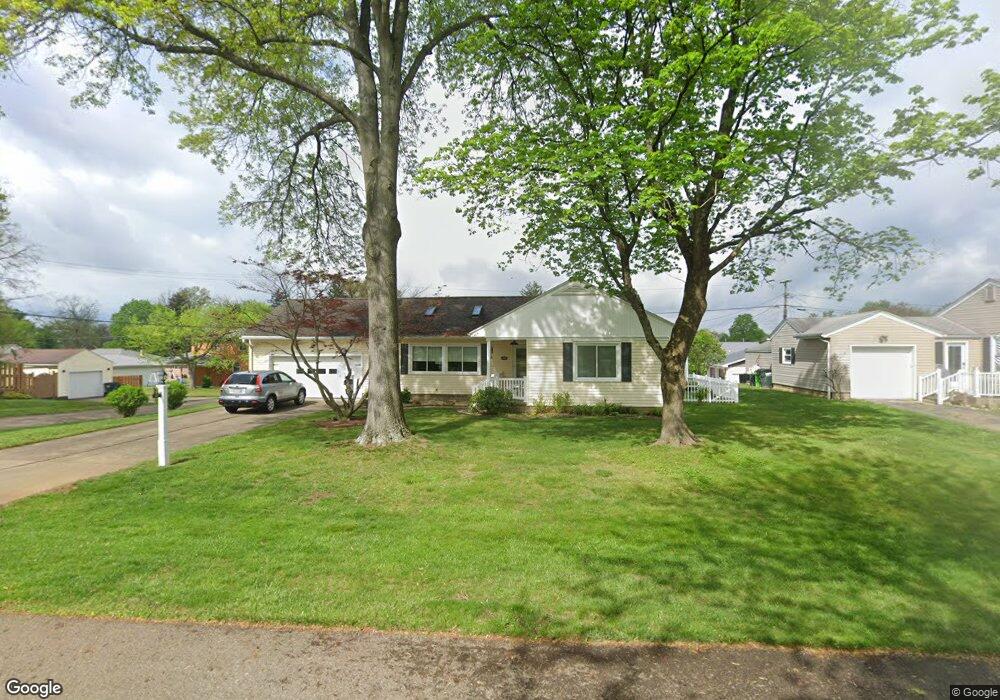 905 Fairview Blvd, Coshocton, OH 43812 - photo 1
