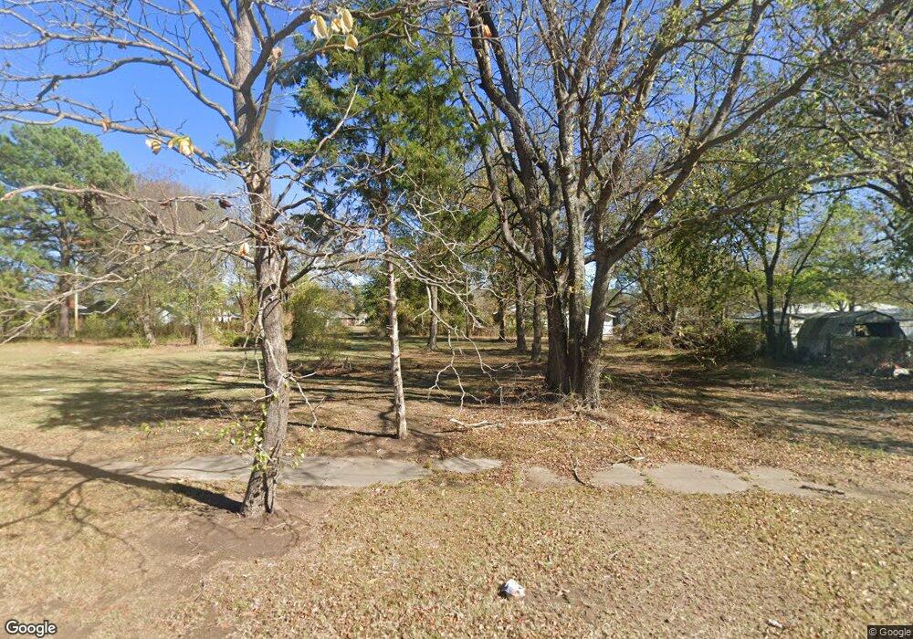 611 N Taft Ave, Okmulgee, OK 74447 - photo 1