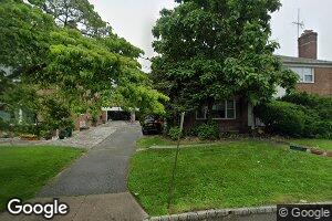 33 Spruce St Unit 2-3-4, Great Neck, NY 11021