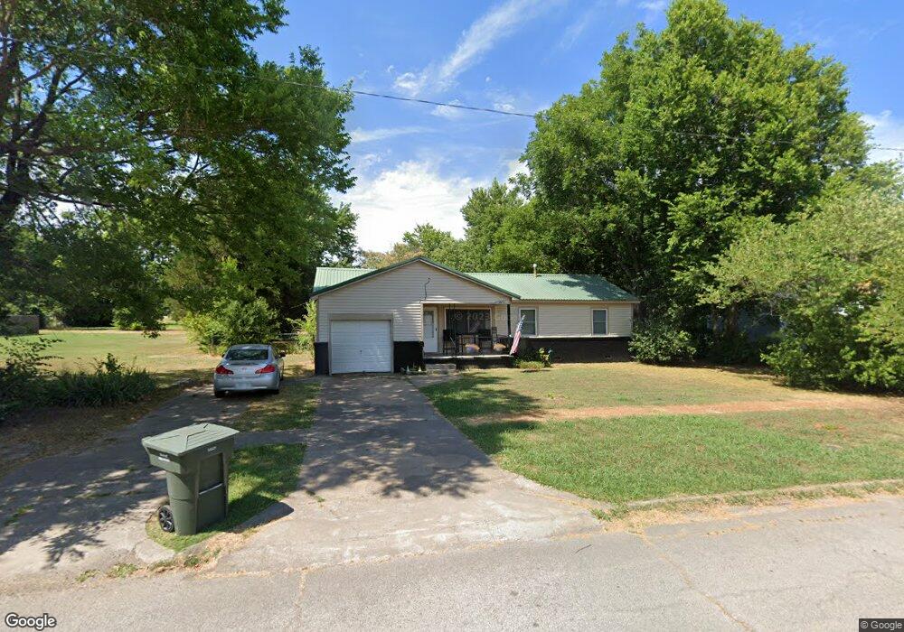 412 W 4th St, Skiatook, OK 74070 - photo 1