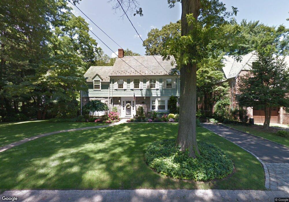 29 Revere Rd, Manhasset, NY 11030 - photo 1