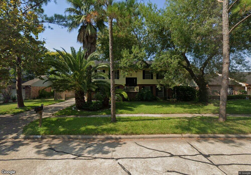 240 E Castle Harbour Dr, Friendswood, TX 77546 - photo 1