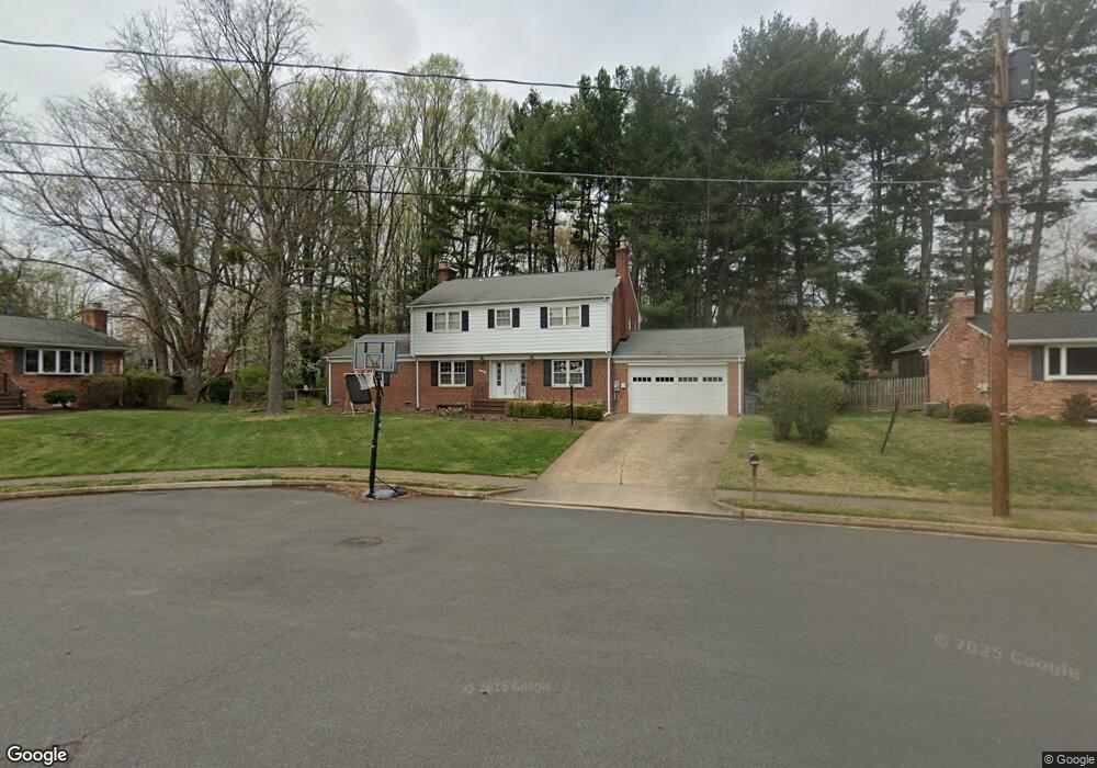 707 Skyline Ct NE, Vienna, VA 22180 - photo 1