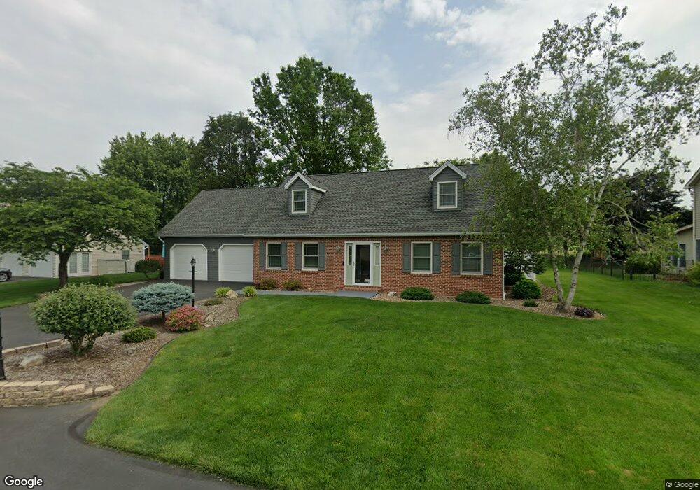 744 Franklin Square Dr, Chambersburg, PA 17201 - photo 1