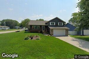 305 7th St SW, Plainview, MN 55964