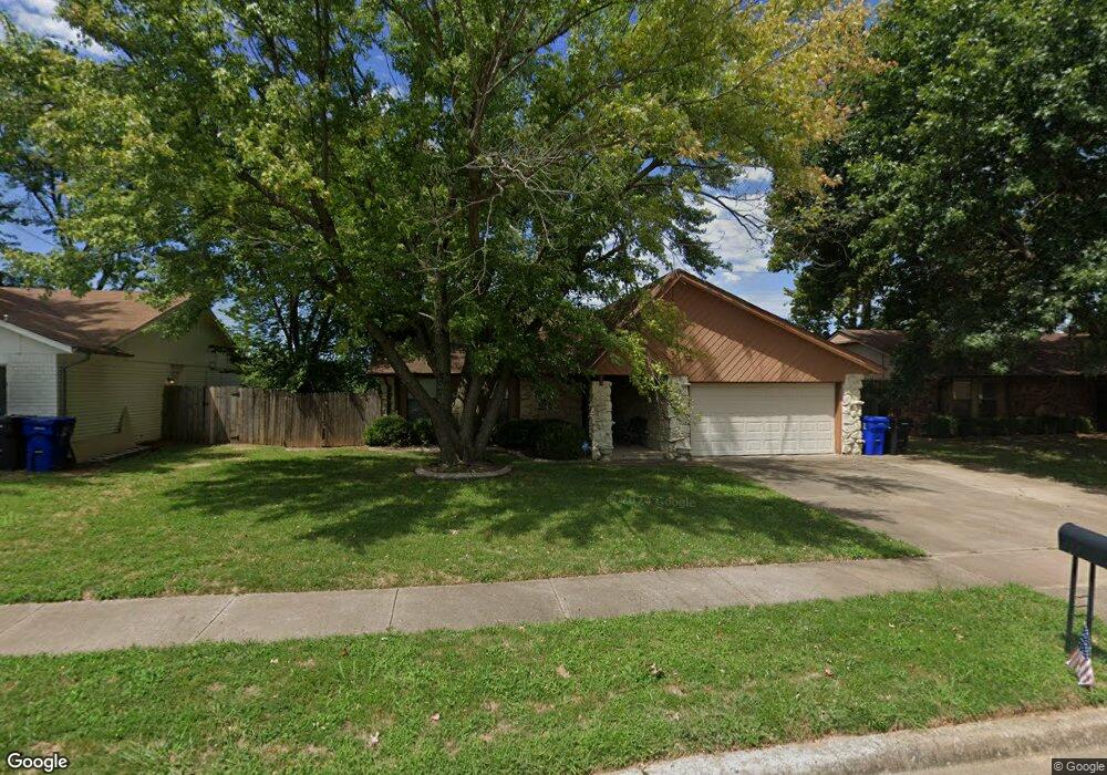 4716 S Maple Ave, Broken Arrow, OK 74011 - photo 1