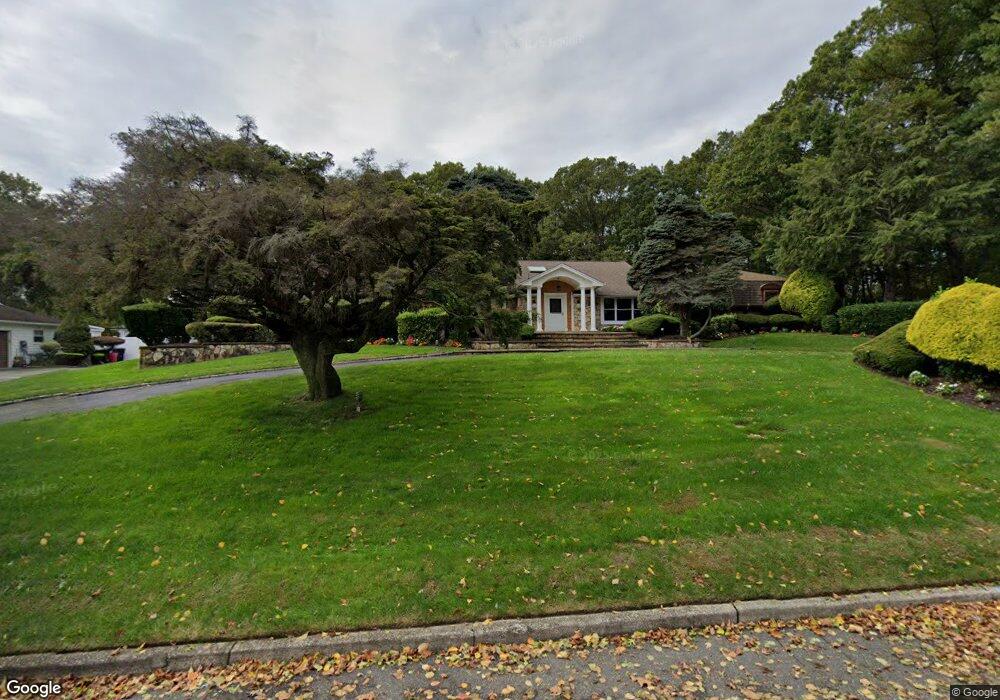 3 Croydon Ct, Dix Hills, NY 11746 - photo 1