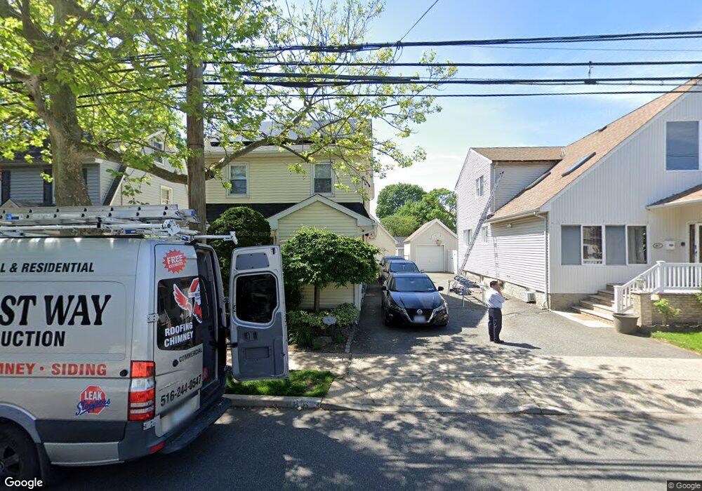 863 Washington St, Franklin Square, NY 11010 - photo 1