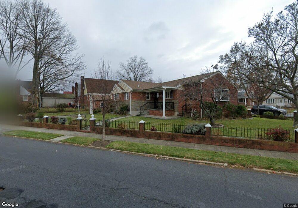 2608 Bayside Ln, Flushing, NY 11358 - photo 1