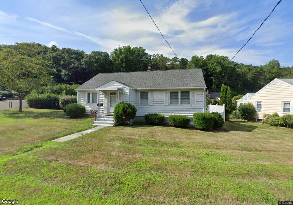 220 Crestview Dr, Bridgeport, CT 06606 - photo 1