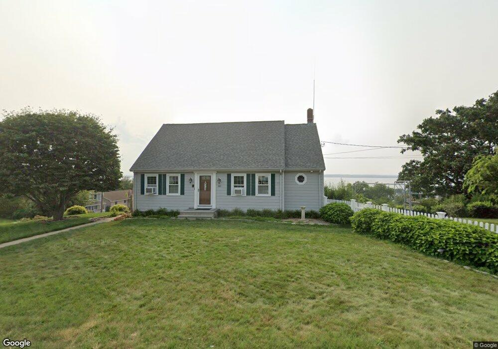 301 Bayview St, Fall River, MA 02724 - photo 1