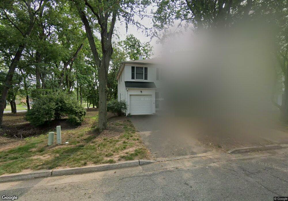 8 Tree Top Rd, Middlesex, NJ 08846 - photo 1