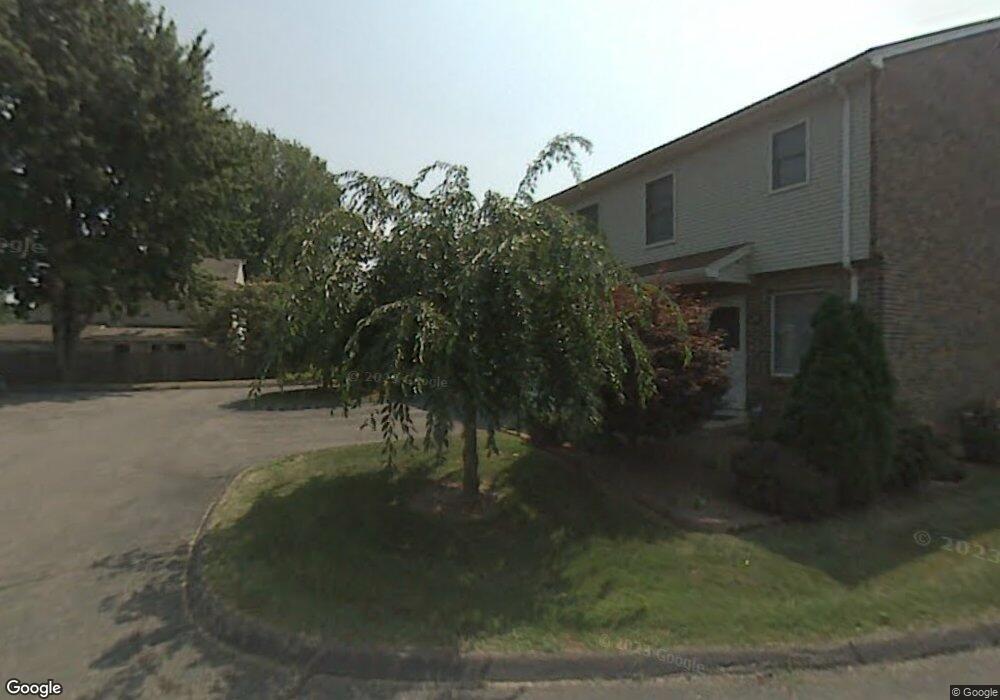 102 River Camp Dr, Newington, CT 06111 - photo 1