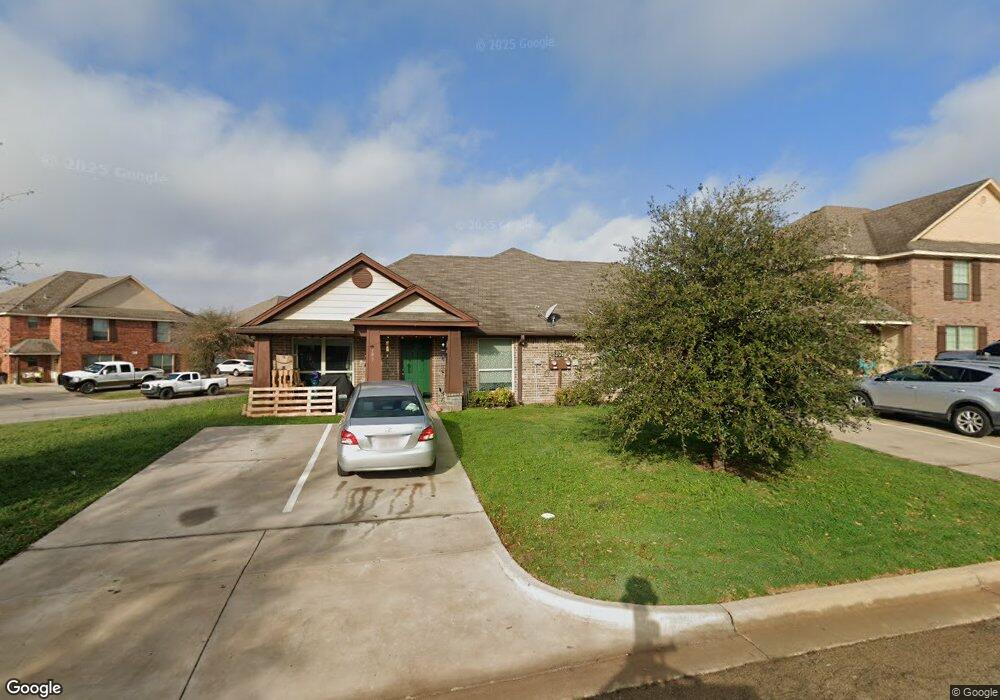 301 Kourtney Ct unit 101, Weatherford, TX 76086 - photo 1