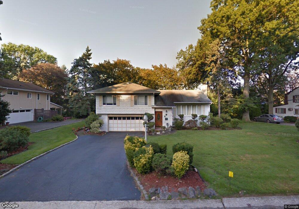 85 Bridge Rd, Manhasset, NY 11030 - photo 1