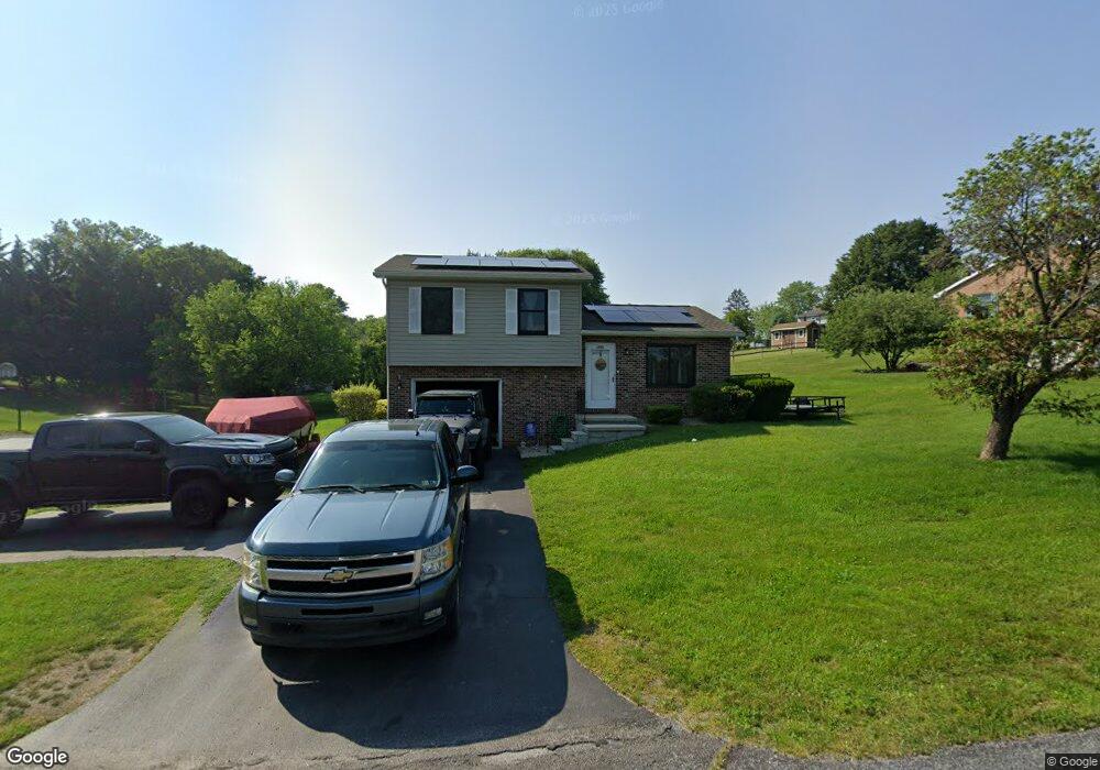 1935 Maylinn Dr, Chambersburg, PA 17202 - photo 1