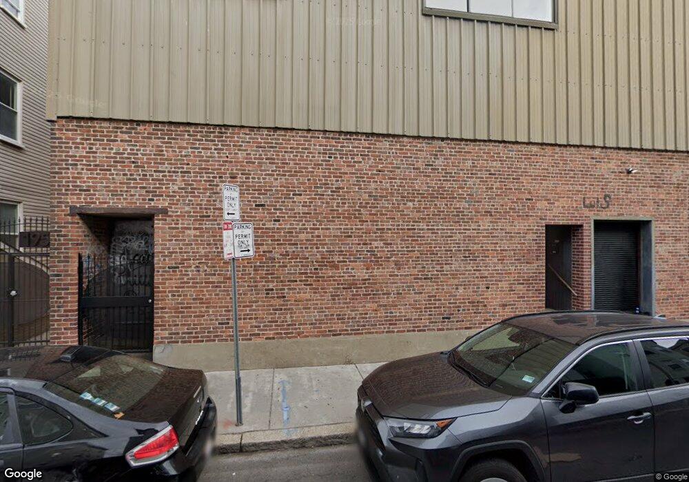 185 Green St unit 2, Cambridge, MA 02139 - photo 1