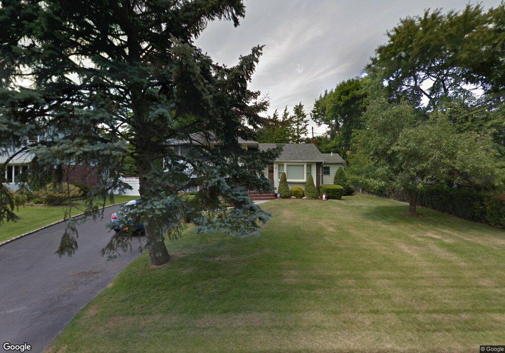 11 Elder Dr, ComMacK, NY 11725 - photo 1