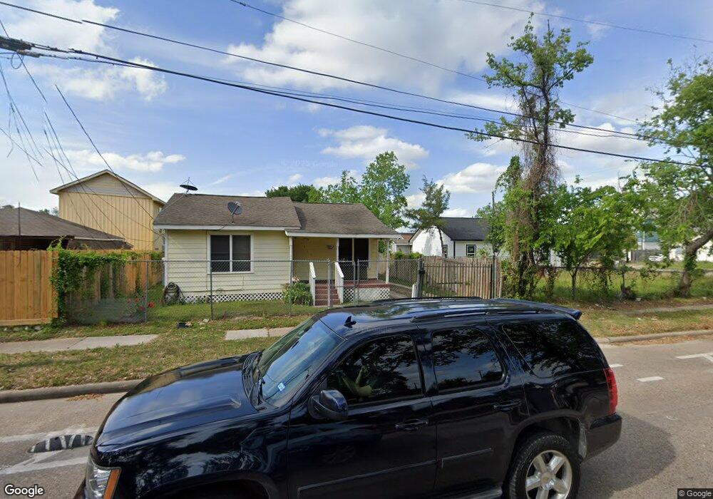 1411 Cavalcade St, Houston, TX 77009 - photo 1