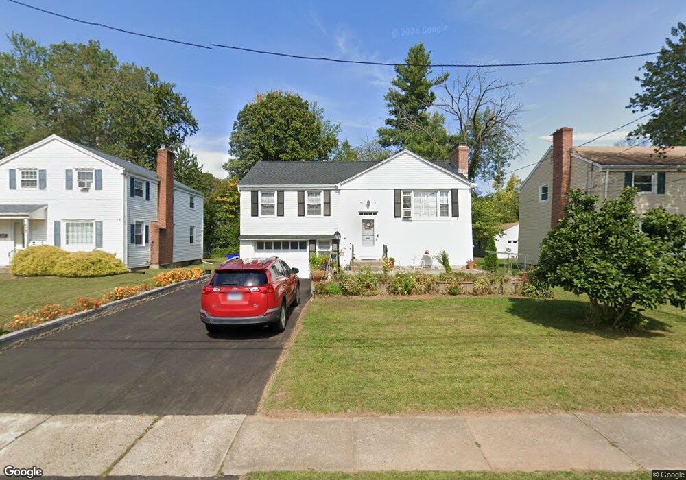 79 Shadow Ln, West Hartford, CT 06110 - photo 1