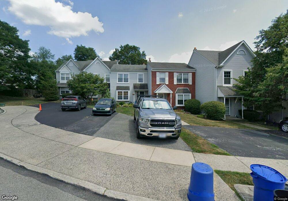 508 Carousel Cir, Norristown, PA 19403 - photo 1