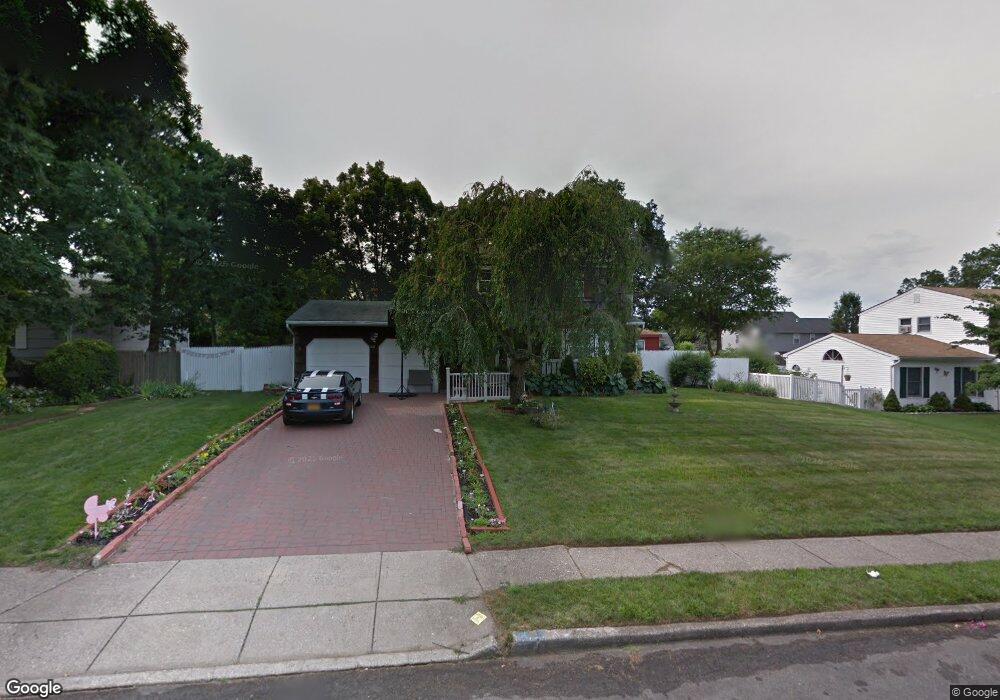 42 2nd Place, Central Islip, NY 11722 - photo 1