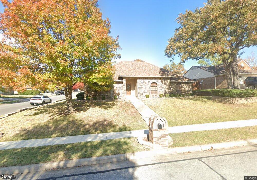 1301 Circle Ln, Bedford, TX 76022 - photo 1