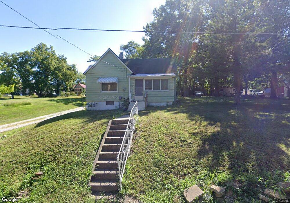 218 Hedges Ave, Moberly, MO 65270 - photo 1