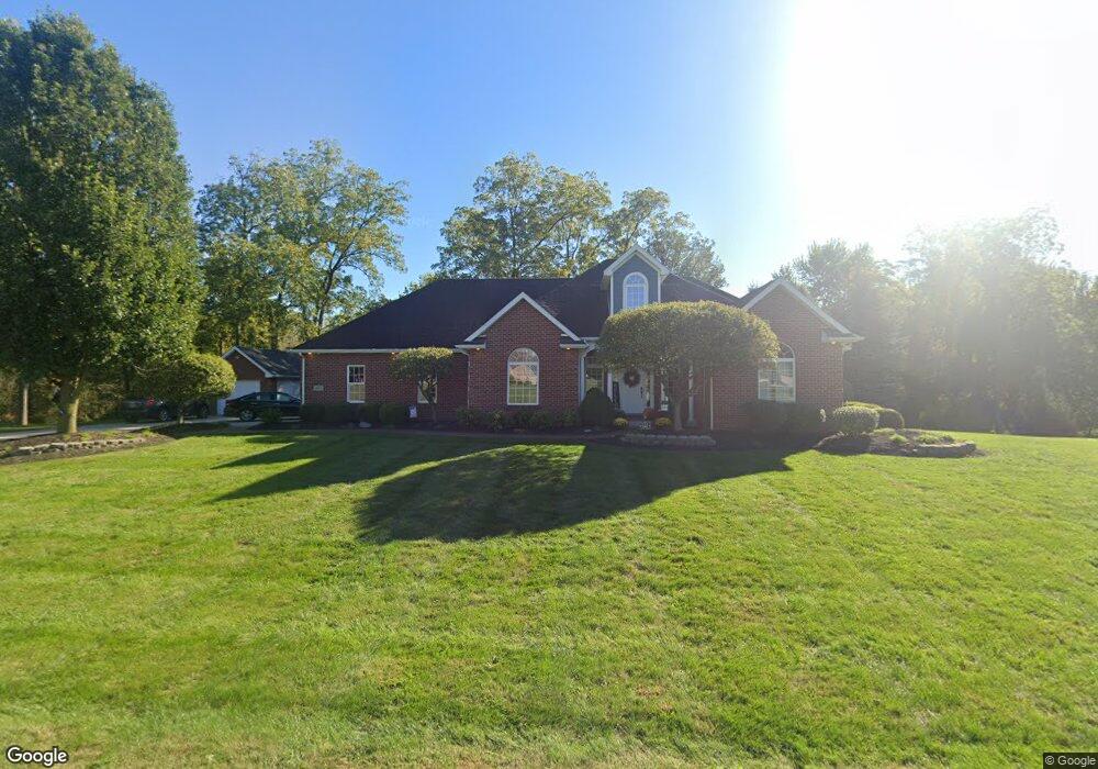 2563 Breezewood Ln, Lima, OH 45805 - photo 1